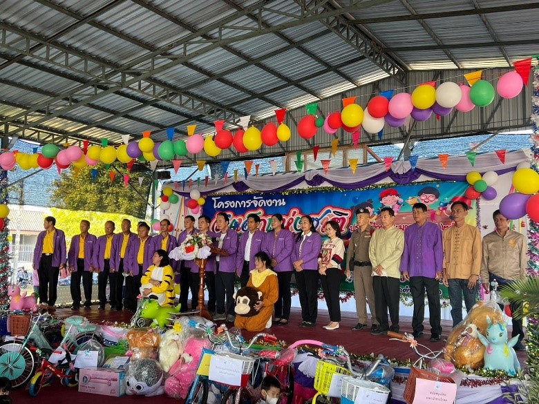 วันเสาร์ ที่ 14 มกราคม 2566 โรงเรียนบ้านป่าซาง ร่วมจัดซุ้มเกมและร่วมการแสดง งานวันเด็กแห่งชาติ 2566 ณ อาคารโรงยิมสนามกีฬาเทศบาลตำบลป่าซาง